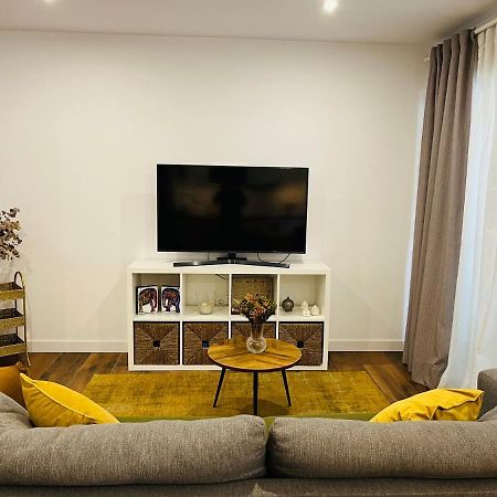 Petit Apartment Los Remedios Seville Exterior photo