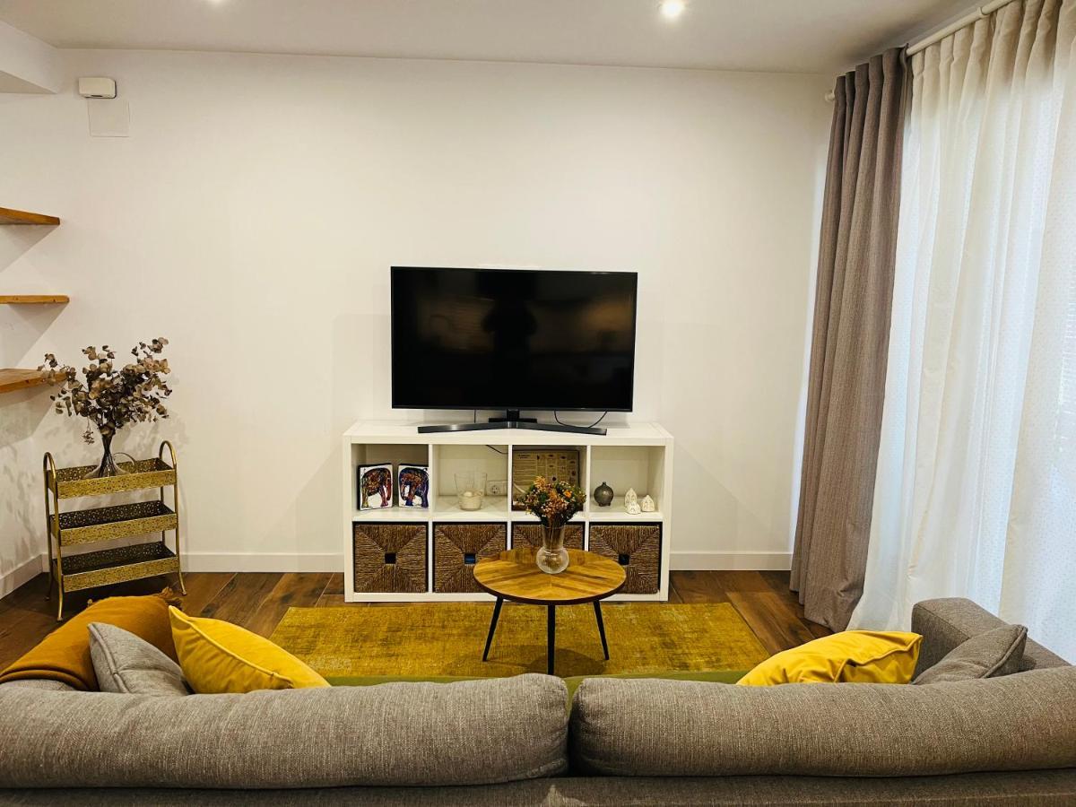 Petit Apartment Los Remedios Seville Exterior photo
