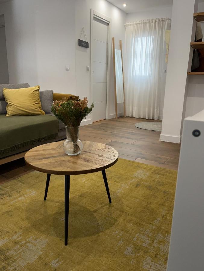 Petit Apartment Los Remedios Seville Exterior photo